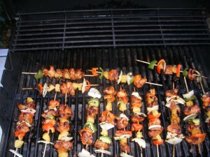 http://cookingblog.partiesthatcook.com/wp-content/uploads/2011/06/Grilling-Chicken-300x225.jpg